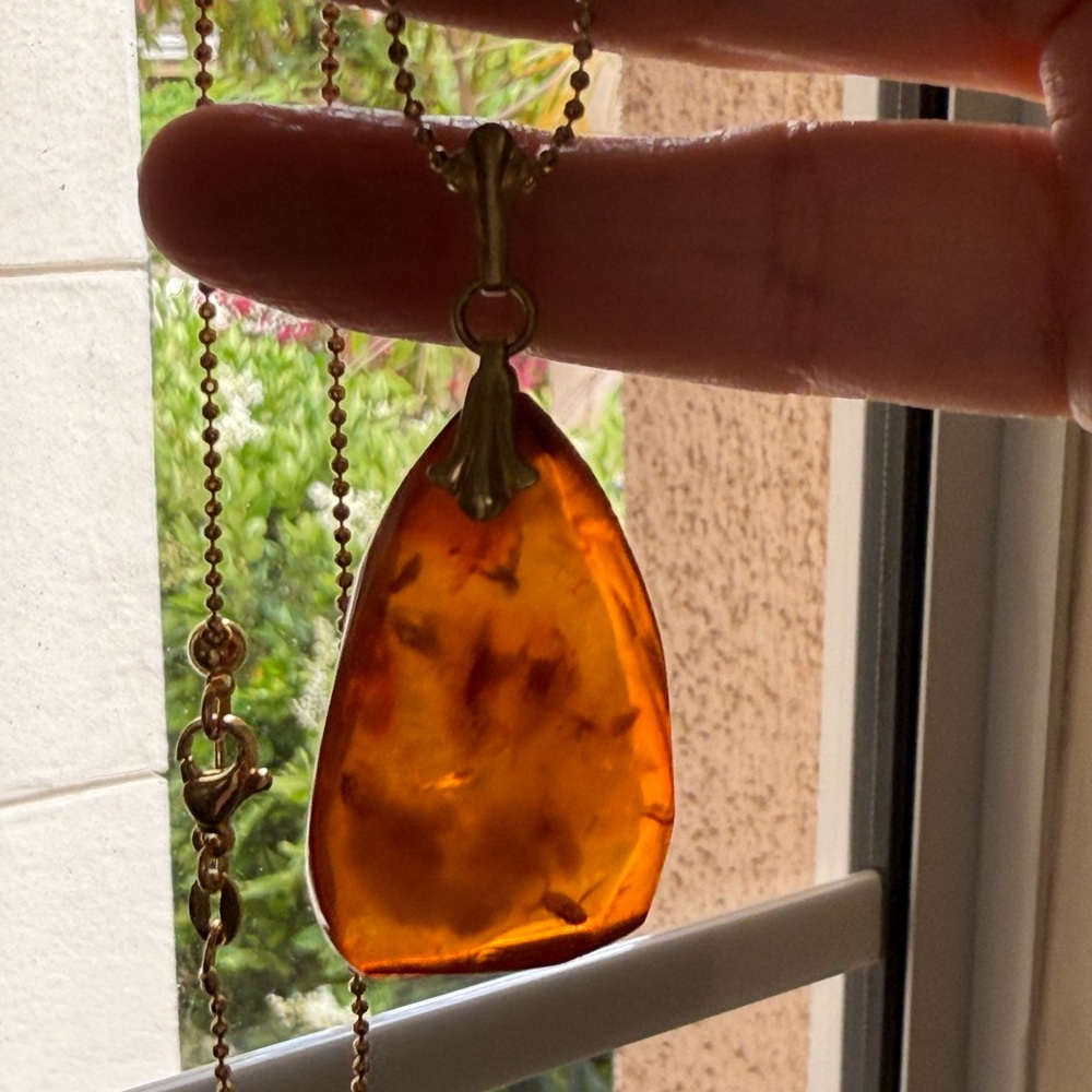 Natural Baltic amber pendant 18K gold plated adjustable chain - Picture 4 of 11